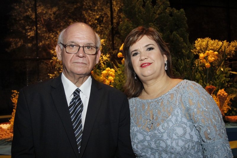 Romildo Bolzan e Vera Bolzan recepcionaram os convidados