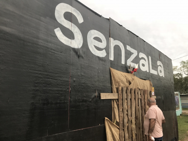 Galpão foi fechado para visitação nesta segunda-feira