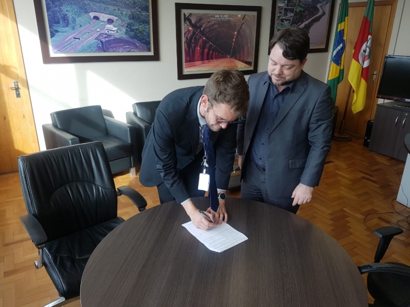 Contrato que garante obras de manutenção da freeway foi assinado em Brasília