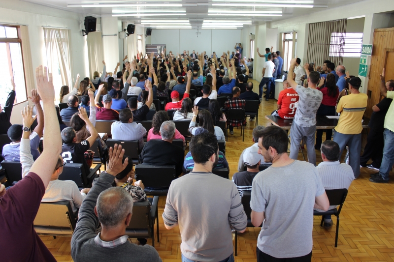 Assembleias de funcionários e ex-funcionários da empresa aprovaram a proposta