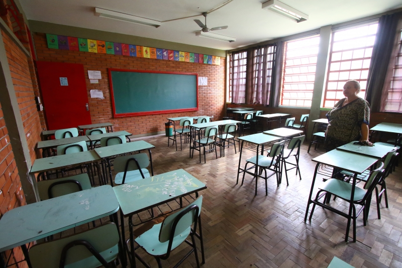 Escolas terão de seguir protocolos com medidas para o dia a dia e se surgirem casos da doença