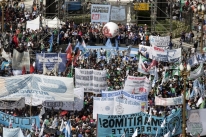 Argentina tem greve geral contra ajuste de Macri, que negocia com FMI
