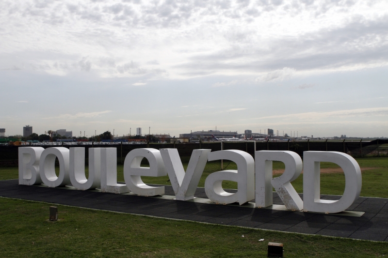Centro de serviços, com foco em alimentação, foi inaugurado em 2012; contrato teria vencido em julho