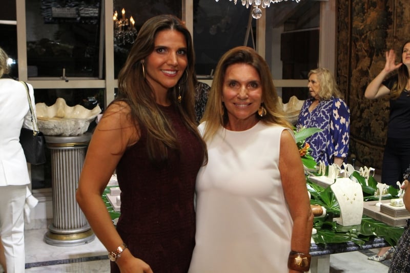 Marja e Beatriz Zamprogna Zaluski receberam os convidados 