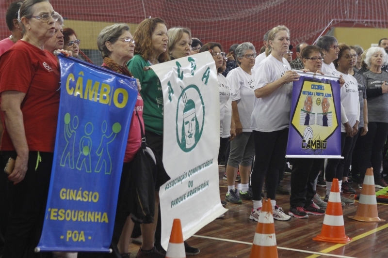 Idosos tiveram jogos e manifestaram preocupação com perda de professores de Educação Física