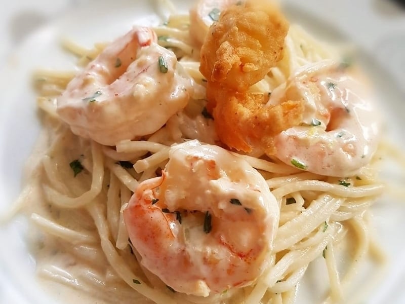 VIV GASTRONOMIA - HOMEM NA COZINHA Espaguete de  Pupunha com Camarão Rosa FOTO PESCADOS HERMES.