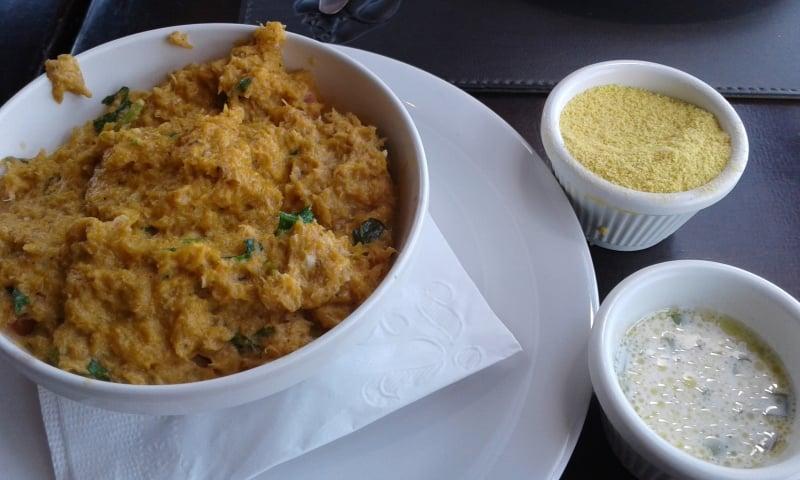 VIV GASTRONOMIA - PRATO DO DIA caranguejo, entrada Do Coco Bambu FOTO CPM ESPECIAL JC.