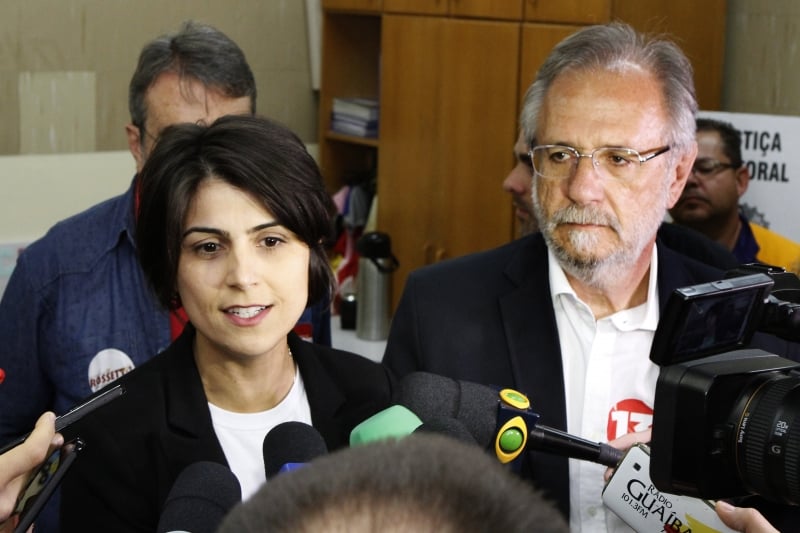 Manuela d'Ávila será candidata à prefeita de Porto Alegre e terá Miguel Rossetto como seu vice