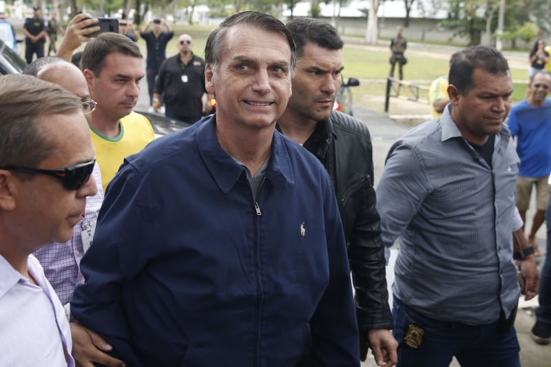 Médico diz que Bolsonaro só poderá fazer a cirurgia para fechar a colostomia após 12 de dezembro