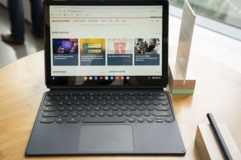 NEW YORK, NY - OCTOBER 9: The new Pixel Slate tablet is displayed during a Google product release event, October 9, 2018 in New York City. The phones will go on sale on October 18 for a base starting retail price of $799 for the Pixel 3 and $899 for the Pixel 3 XL. Google also released a new tablet called the Pixel Slate and the Google Home Hub.   Drew Angerer/Getty Images/AFP
== FOR NEWSPAPERS, INTERNET, TELCOS & TELEVISION USE ONLY ==