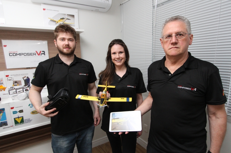 Bruno (e), Paola (c) e Alcidez (d) compõe o time da Smart ComposerVR