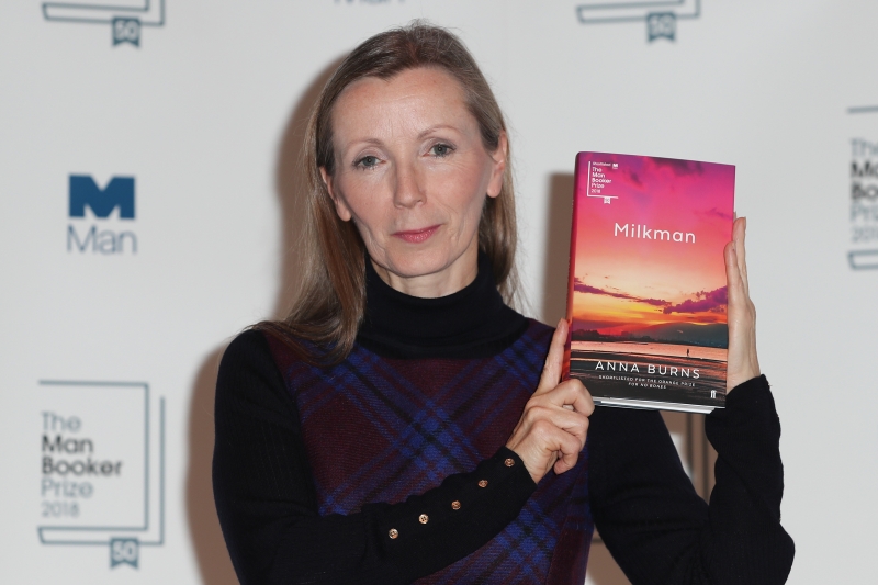 Burns é a primeiro escritora da Irlanda do Norte a ganhar o prêmio de 50.000 libras