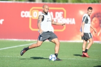 Rodrigo Moledo retorna � equipe diante do Santos