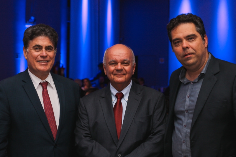 José Ricardo Roriz Coelho, vice-presidente da Fiesp, Alfredo Schmitt, presidente do Congresso, e o biólogo Alexander Turra