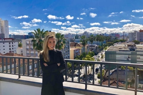 Christina Alvarez Gadret, 
nova presidente do SindiR�dio