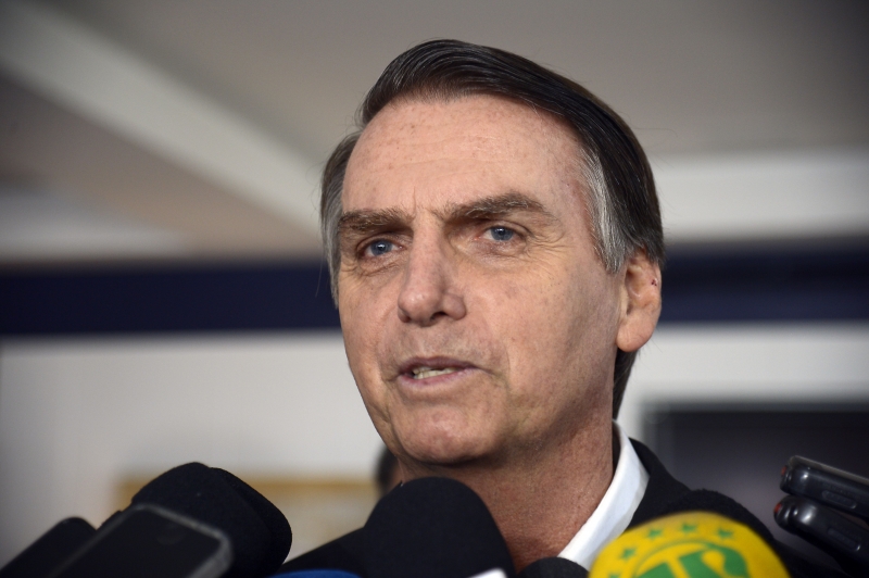 Bolsonaro admite flexibilizar idade para aposentadoria em alguns casos