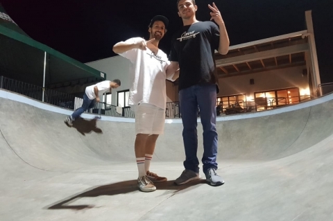 O Cannes Skatebar &eacute; propriedade de Diego L&oacute;pez (&agrave; esquerda) e Gustavo Machado (&agrave; direita)

