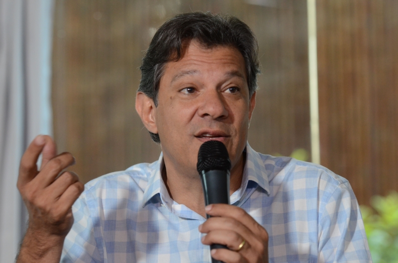 Haddad anunciou que rodaria o Brasil por recomendação de Lula, o que abriu discussão