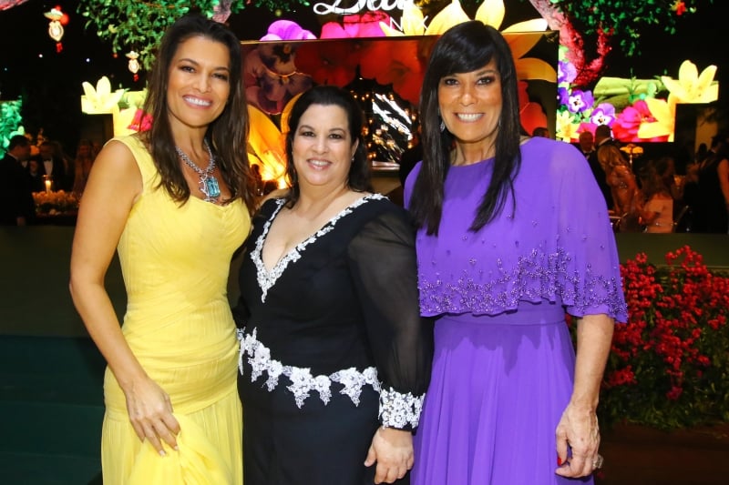 As irmãs Nora Teixeira, Aline Livonius Teixeira e Bettina Becker  