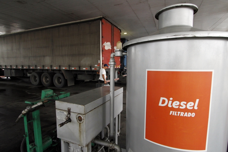 Presidente disse que, a partir de março, não haverá imposto federal incidindo sobre o combustível