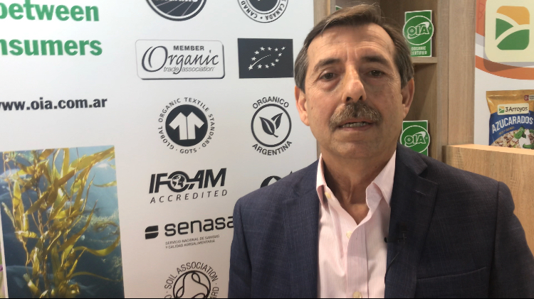 {'nm_midia_inter_thumb1':'https://www.jornaldocomercio.com/_midias/jpg/2018/10/31/206x137/1_sial_paris_2018_pedro_landa_oia_argentina_credito_patricia_comunello-8526368.jpg', 'id_midia_tipo':'2', 'id_tetag_galer':'', 'id_midia':'5bd9fa7b83cee', 'cd_midia':8526368, 'ds_midia_link': 'https://www.jornaldocomercio.com/_midias/jpg/2018/10/31/sial_paris_2018_pedro_landa_oia_argentina_credito_patricia_comunello-8526368.jpg', 'ds_midia': 'Sial Paris 2018_Pedro_Landa_OIA_argentina_Credito_Patricia_Comunello.jpeg', 'ds_midia_credi': 'PATRÍCIA COMUNELLO /ESPECIAL/JC/', 'ds_midia_titlo': 'Sial Paris 2018_Pedro_Landa_OIA_argentina_Credito_Patricia_Comunello.jpeg', 'cd_tetag': '1', 'cd_midia_w': '750', 'cd_midia_h': '421', 'align': 'Left'}