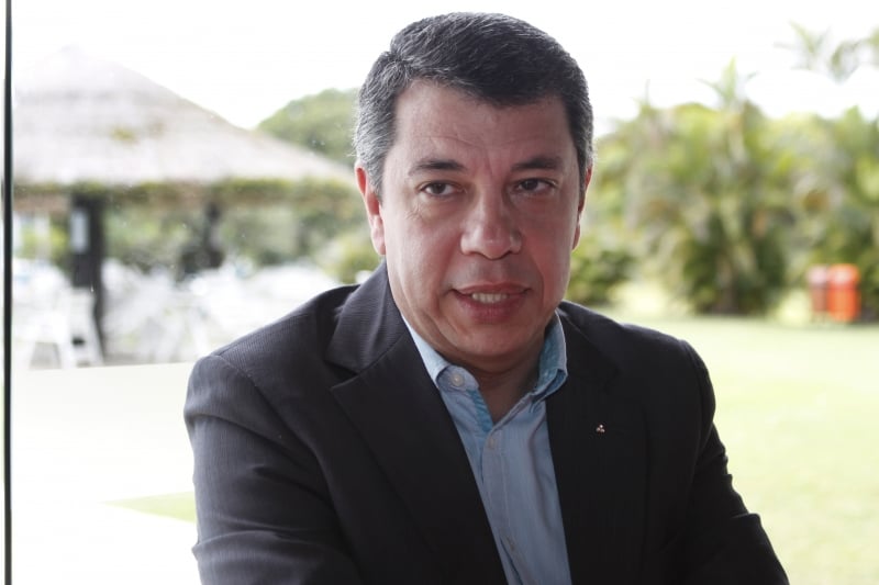 Dutra associou a família ao clube e, agora, também está aprendendo a velejar