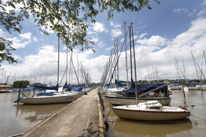 Erguido inicialmente em uma espécie de chácara, clube acabou construindo uma ilha