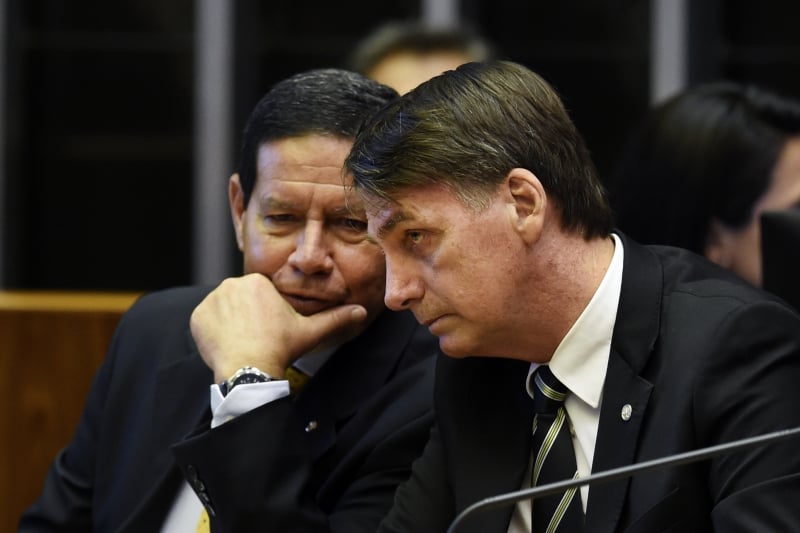 Bolsonaro impõe novo silêncio ao general Mourão e limita espaço do vice no  governo - Jornal do Comércio