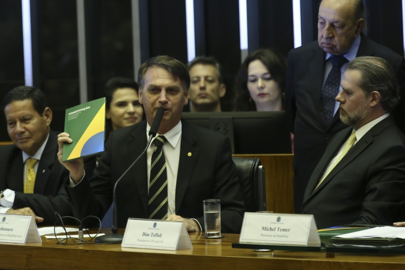Presidente Jair Bolsonaro critica a quantidade de ações trabalhistas no País