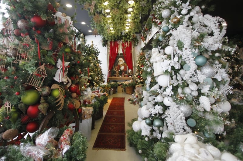 Empreendedora abre loja só de decoração de Natal em Porto Alegre