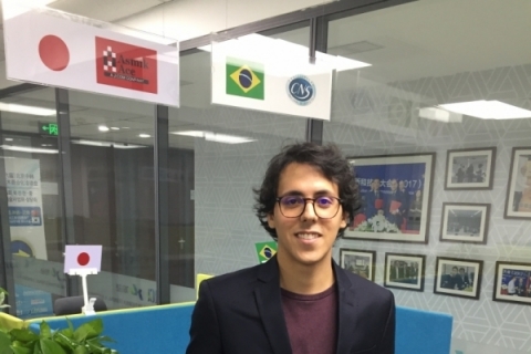 Vinicius Alves conduz o programa da CNS, que deve decolar em 2019