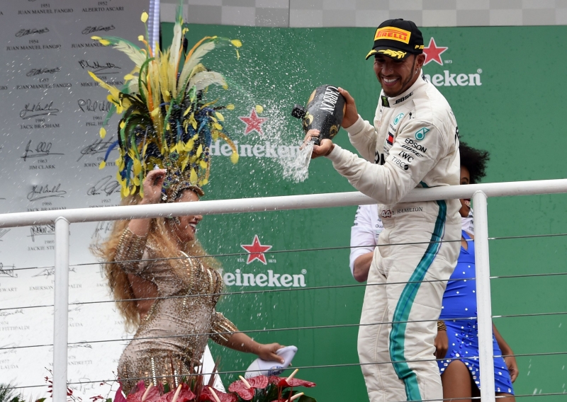Com vitória do inglês, Mercedes garantiu Mundial de Construtores