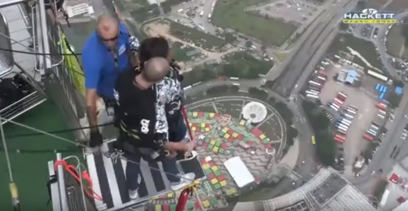 Uma das fa&ccedil;anhas foi ter pulado de bungee jump na TV Foto: YOUTUBE/REPRODU&Ccedil;&Atilde;O/JC
