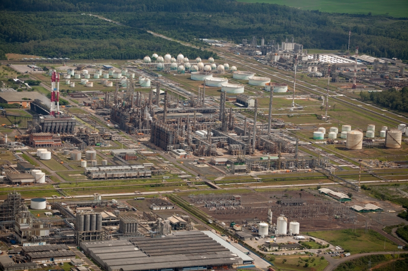 Petrolífera tem 36,1% do capital da companhia com filial no Polo Petroquímico de Triunfo 
