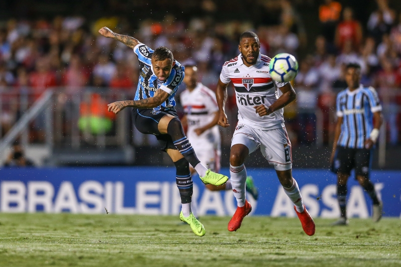 Everton marcou gol do Grêmio na segunda etapa da partida que terminou em empate