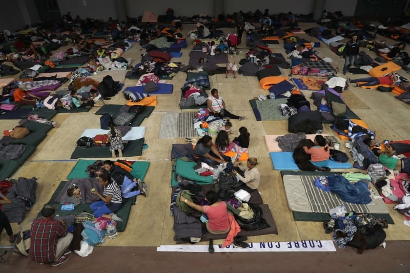 Em Tijuana, imigrantes de caravana terão longa espera por asilo nos EUA
