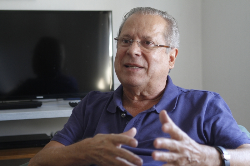"Governos com minoria no Congresso têm dificuldade em implementar sua agenda", avalia José Dirceu