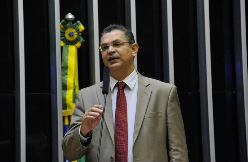 Sigla 'tem todos os motivos, ideologicamente' para se aliar ao governo, diz Sóstenes