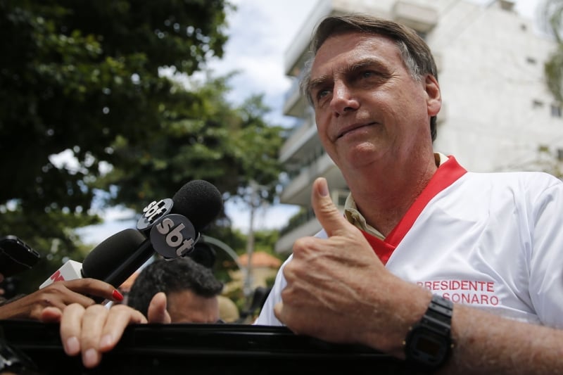 Bolsonaro almoça na casa do empresário e apresentador Silvio Santos, dono do SBT