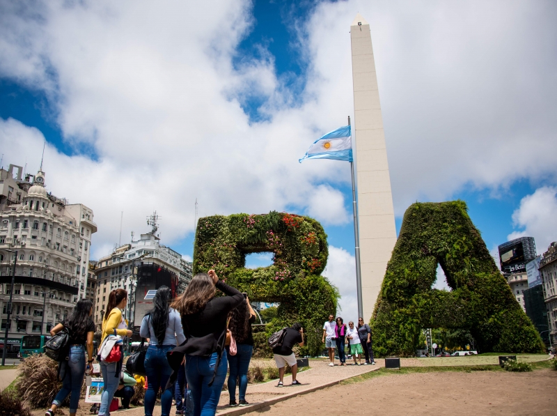 Desvalorização do peso argentino torna a moeda dispensável