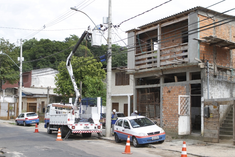 Companhia regularizou ontem o serviço para 60 famílias no bairro Vila Nova, na Zona Sul