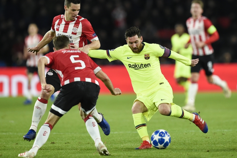 Lionel Messi foi o destaque do Barcelona no jogo contra o PSV Eindhoven