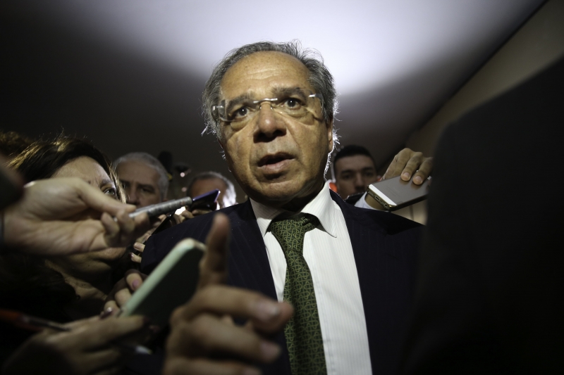 Paulo Guedes defende uso do recurso para abater dívida pública