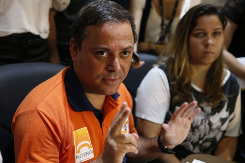 Rodrigo Neves é acusado desvios de mais de R$ 10 milhões no setor de transportes