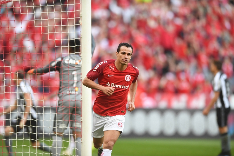 Damião deixará o time colorado para atuar no futebol japonês
