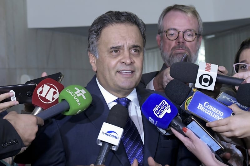 Aécio assume presidência nacional dos tucanos e abre caminho para Tarcísio ao Planalto