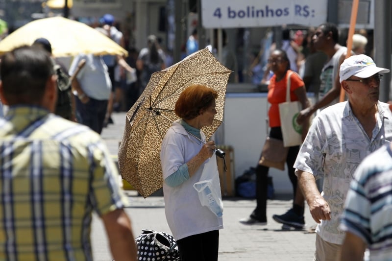 Queda de pressão demanda cuidados, porque geram risco de desmaios e quedas