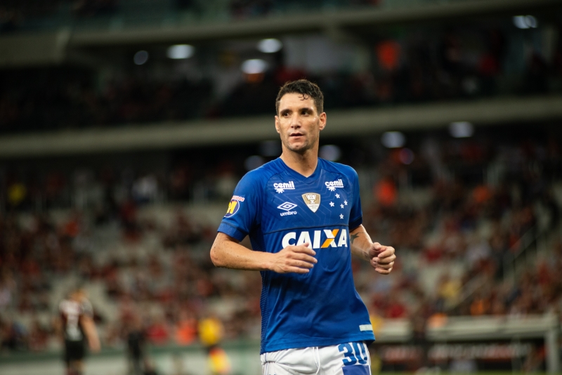 Atleta renovou contrato com o Cruzeiro até o final de 2020