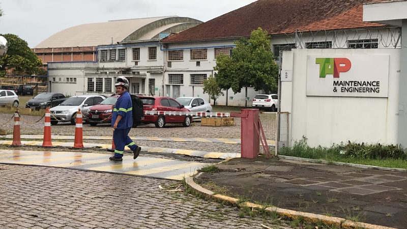 Companhia diz que fechará a unidade até fim de dezembro, mas admite que recebeu propostas