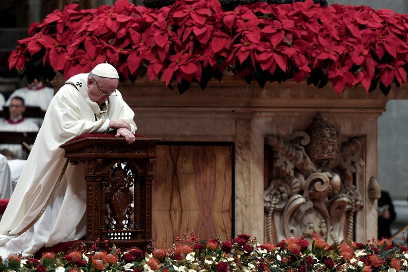 Pontífice celebrou a tradicional missa de Natal na Basílica de São Pedro, no Vaticano